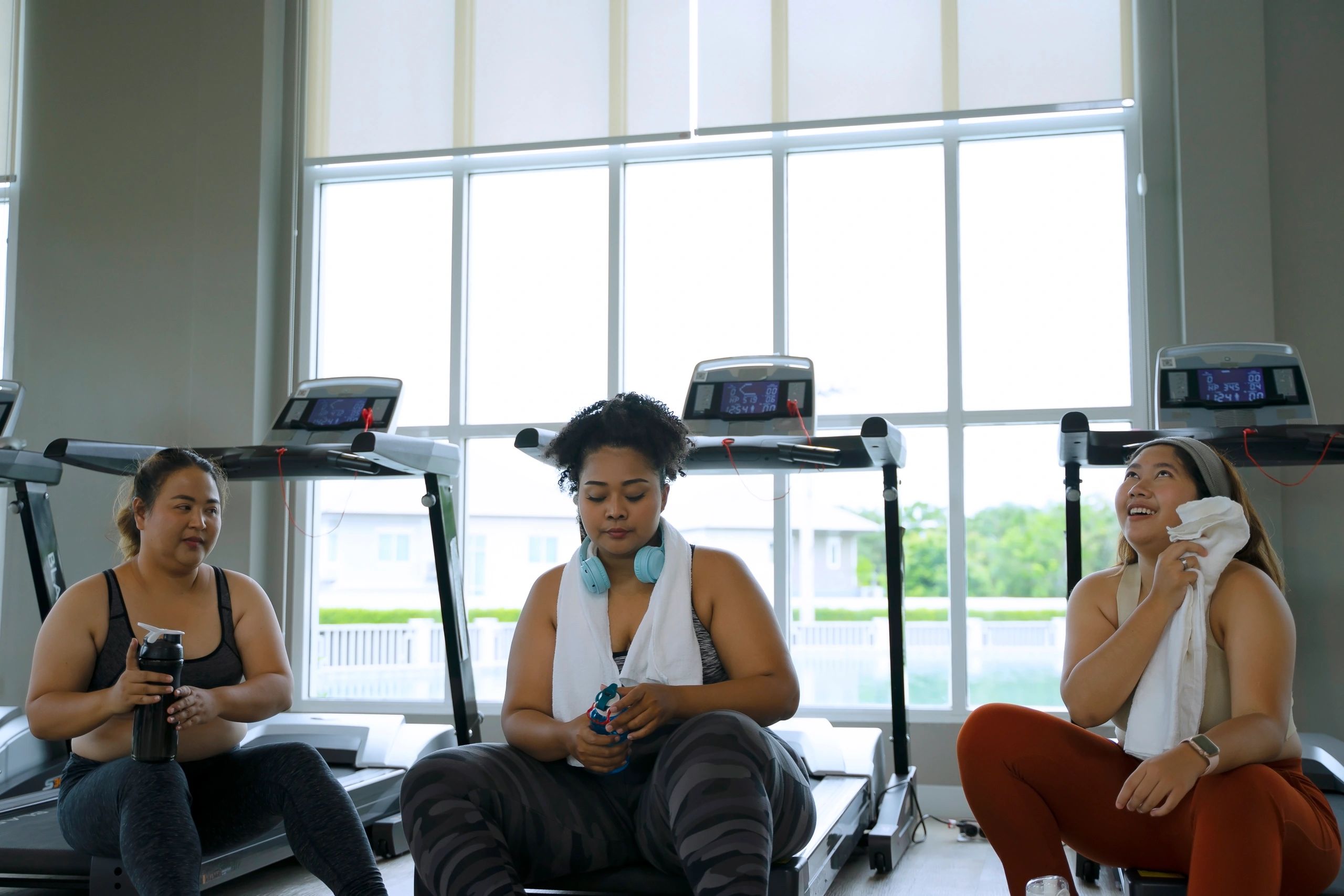 Women preparing for a healthy group workout